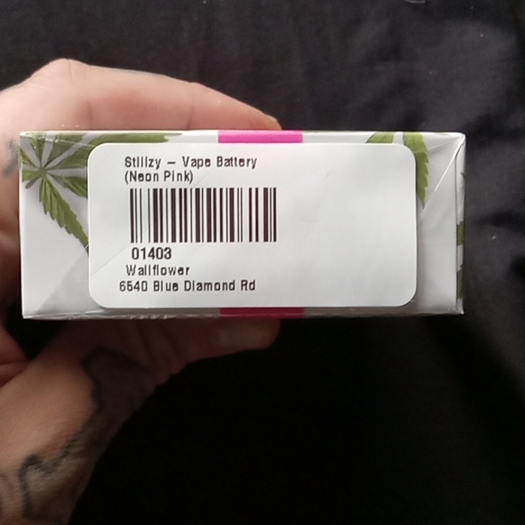 STIIIZY starter kit"NEON PiNK Limited Edition"SEALED🆕NIB. - Picture 5 of 7